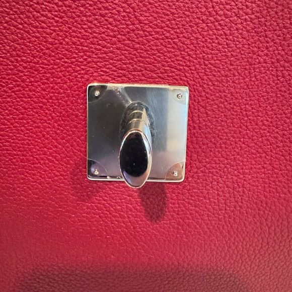 Louis Vuitton lock me Ever MM - Picture 12 of 15